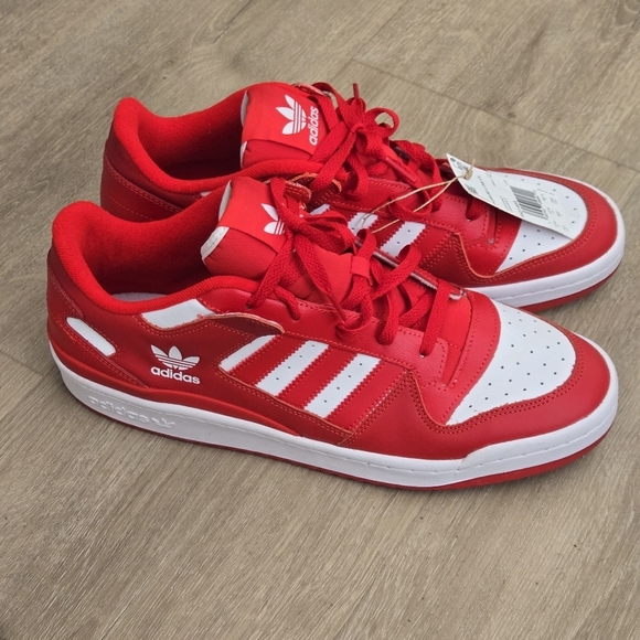 NWT Adidas Originals Men\'s Forum Low Basketball Sneaker Red Cloud White Size 12